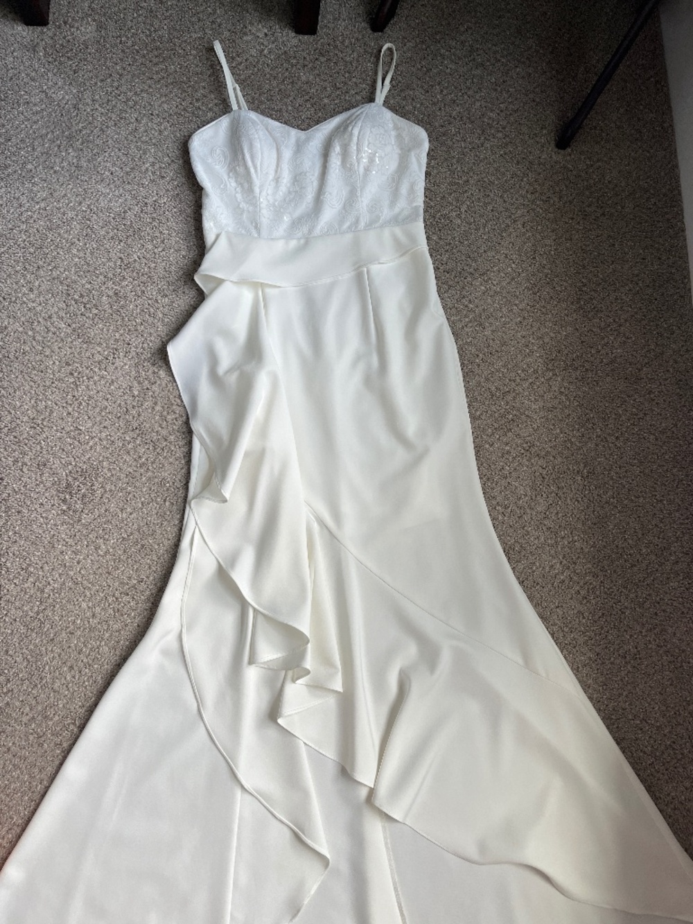 Asymmetrical floor length gown - Picture 3 of 12
